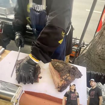Holy Shit This Is So Good BBQ - Touching meat after grabbing trash can - Street Vendors Near Me - Los Angeles, California Holy Shit This Is So Good BBQ - Touching meat after grabbing trash can - Street Vendors Near Me - Los Angeles, California