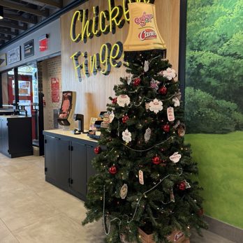 Raising Cane's Chicken Fingers - Fast Food Near Me - Forest Hills, New York Raising Cane's Chicken Fingers - Fast Food Near Me - Forest Hills, New York