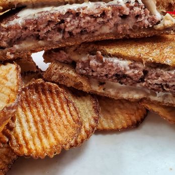 Roxannes Cafe - Patty melt with homemade chips - Cafes Near Me - Platte City, Missouri
