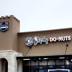 Shipley Do-Nuts - Shipley Do-nuts outside
