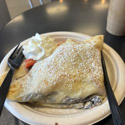 Kaffe Crepe - Strawberry Romanoff Crepe
