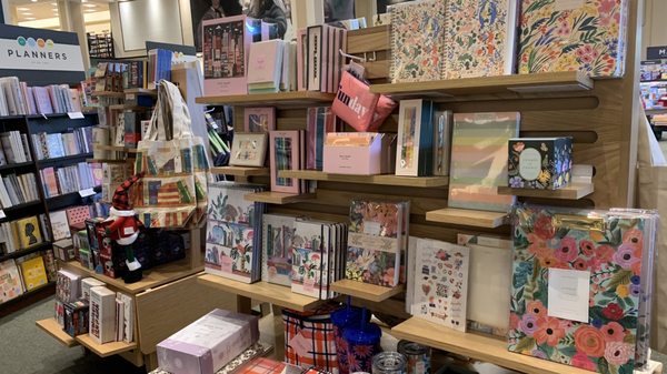 Barnes & Noble by null