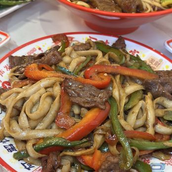 Li's Knife Cut Noodle - G02. Beef Chow Mein G02. Photo by @martiwantsmore - Noodles Near Me - San Mateo, California Li's Knife Cut Noodle - G02. Beef Chow Mein G02. Photo by @martiwantsmore - Noodles Near Me - San Mateo, California