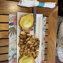 Eggs Benedict