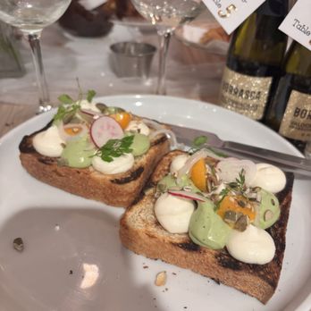 American Brass - Avocado toast - Seafood Near Me - Long Island City, New York American Brass - Avocado toast - Seafood Near Me - Long Island City, New York