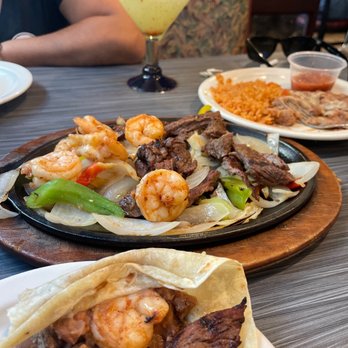 La Casita Olvera - Shrimp and Steak fajitas and Cucumber Margarita, food was bomb. - Mexican Near Me - Whittier, California