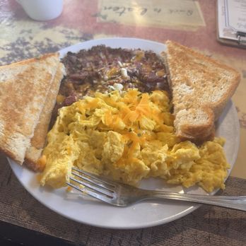 Pilora's Cafe - Breakfast & Brunch Near Me - Oshkosh, Wisconsin