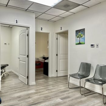Robert Tseng, DC - Waiting area - Chiropractors Near Me - Walnut, California Robert Tseng, DC - Waiting area - Chiropractors Near Me - Walnut, California