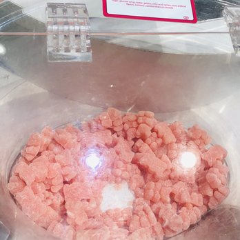 IT'SUGAR - Strawberry Daiquiri Gummy Bears! - Candy Stores Near Me - Universal City, California IT'SUGAR - Strawberry Daiquiri Gummy Bears! - Candy Stores Near Me - Universal City, California