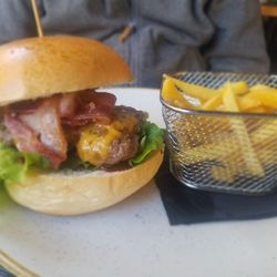 Mahone's - Bacon burger