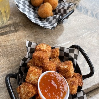Rio 40 Restaurant - Dadinhos de tapioca (Very very good) and coxinha (not so good) - Brazilian Near Me - Toronto, Ontario Rio 40 Restaurant - Dadinhos de tapioca (Very very good) and coxinha (not so good) - Brazilian Near Me - Toronto, Ontario