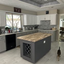 US Remodeling & Floors