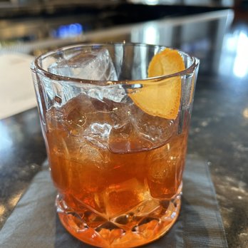 Oaken Bistro Bar - Oaky Old Fashioned - New American Near Me - Lake Forest, Illinois