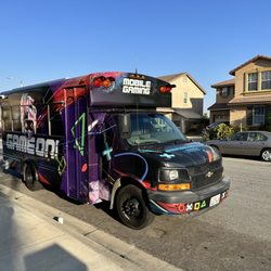 Sonrisa Entertainment - Game bus