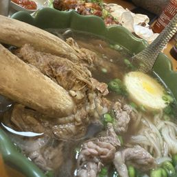 Pho nom Pho nom