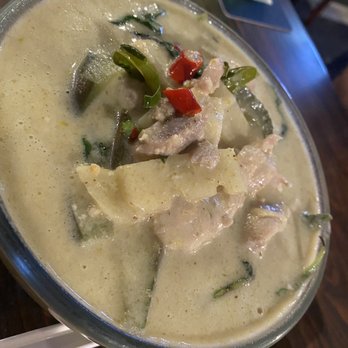 Sala Thai - Green chicken curry - Thai Near Me - Honolulu, Hawaii