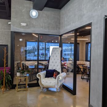 Tilly Kitchen - 2 side rooms like this one. Good for groups and it's quieter - Korean Near Me - Chantilly, Virginia