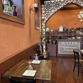 Sultān Mediterranean Restaurant - Mediterranean Near Me - St. Louis, Missouri