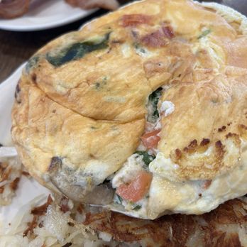 Richard Walker's Pancake House - Veggie egg white omelette. Yum! - Breakfast & Brunch Near Me - Schaumburg, Illinois