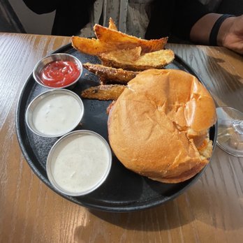 Delaney's Tavern - Nashville Hot Chicken Sandwich - New American Near Me - Orlando, Florida