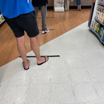 Walgreens - 3rd in line- 8 people behind me. I didn't take extra pictures because I don't believe in abusing peoples privacy. - Cosmetics & Beauty Supply Near Me - Fontana, California