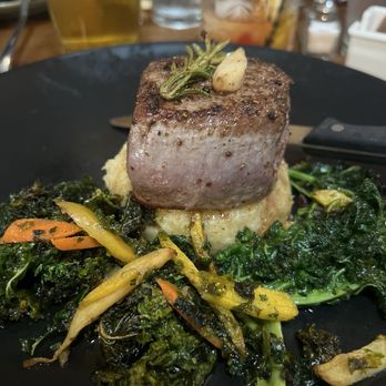 Jeremy's on the Hill - Filet with mashed potatoes and veggies - New American Near Me - Julian, California Jeremy's on the Hill - Filet with mashed potatoes and veggies - New American Near Me - Julian, California