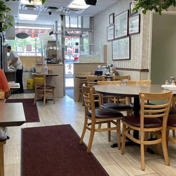 Swatow Restaurant - I purposely went when it wasn't busy in hopes that the chef has no excuse to make that perfect bowl of noodles in soup. - Chinese Near Me - Toronto, Ontario