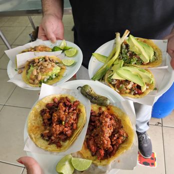 Taquería El Trailero - Al pastor and asada tacos - Tacos Near Me - Ensenada, BCN