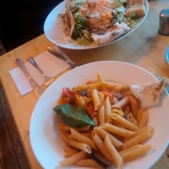 Nini e Pettirosso - Pasta und Insalata .... Hmmm... Mamma mia! Mi piace! - Pizza Near Me - Berlin, BE Nini e Pettirosso - Pasta und Insalata .... Hmmm... Mamma mia! Mi piace! - Pizza Near Me - Berlin, BE