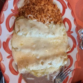 Mama Betty’s - Suiza enchiladas with chicken - Mexican Near Me - Austin, Texas