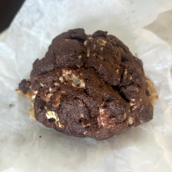 Levain Bakery - Rocky Road - Bakeries Near Me - Los Angeles, California
