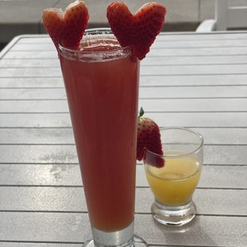 Broken Yolk Cafe - The cutest mimosa - Breakfast & Brunch Near Me - Del Mar, California Broken Yolk Cafe - The cutest mimosa - Breakfast & Brunch Near Me - Del Mar, California