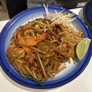 Elephant District - Shrimp PAD THAI - Thai Near Me - Brooklyn, New York