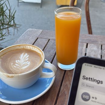 Fig Tree - Latte and orange juice - Cafes Near Me - Los Angeles, California