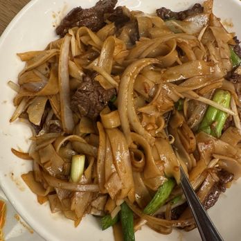 Youyu - Hong Kong stylebeef chow fun - Asian Fusion Near Me - Mettler, California Youyu - Hong Kong stylebeef chow fun - Asian Fusion Near Me - Mettler, California