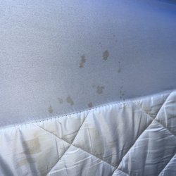 Motel Santa Cruz - Blood stains & grime