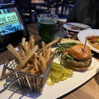 Yard House - New American Near Me - Austin, Texas