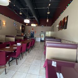 Red Bowl Asian Cuisine - Dining room