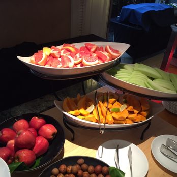 Orchid Court - It looks fake, that's how fresh the fruit is here - Breakfast & Brunch Near Me - Kohala Coast, Hawaii
