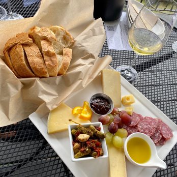 Delaplane Cellars - Bread, cheese, sausage - Wineries Near Me - Delaplane, Virginia Delaplane Cellars - Bread, cheese, sausage - Wineries Near Me - Delaplane, Virginia