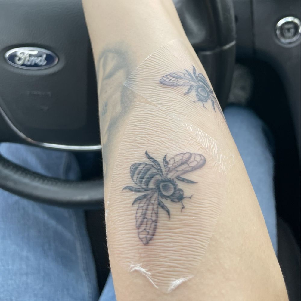 Classic Tattoo - Bees - Tattoo Near Me - Fullerton, California Classic Tattoo - Bees - Tattoo Near Me - Fullerton, California