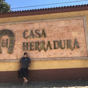 Casa Herradura - Waiting for my taxi outside. - Tours Near Me - Amatitan, JAL