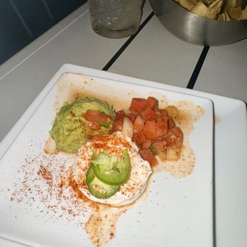 Local Lime | Germantown - Guac and sour cream for the fajitas - Tacos Near Me - Germantown, Tennessee Local Lime | Germantown - Guac and sour cream for the fajitas - Tacos Near Me - Germantown, Tennessee