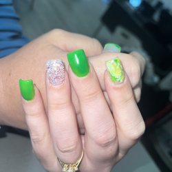 Nail Lyn