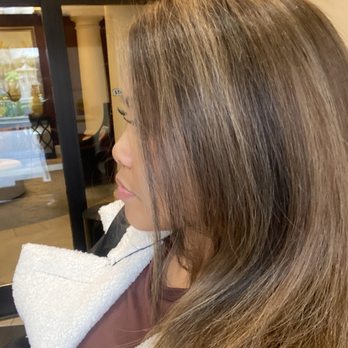 Kim Hooks Hair Design - Bayalage - Hair Stylists Near Me - Bellevue, Washington
