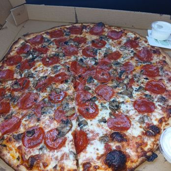 Valentinos Ny Pizza - XL18in 3 topping pizza, with pepperoni, mushroom and beef - Pasta Shops Near Me - Kennedale, Texas Valentinos Ny Pizza - XL18in 3 topping pizza, with pepperoni, mushroom and beef - Pasta Shops Near Me - Kennedale, Texas