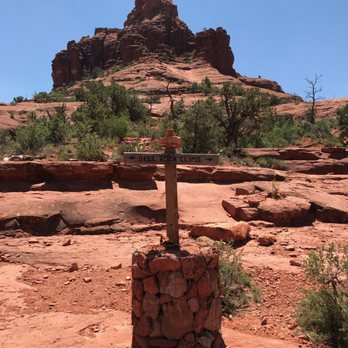 Bell Rock - go straight behind this sign to head up the rock. We missed this and went around the base for a little before we doubled back - Hiking Near Me - Sedona, Arizona Bell Rock - go straight behind this sign to head up the rock. We missed this and went around the base for a little before we doubled back - Hiking Near Me - Sedona, Arizona
