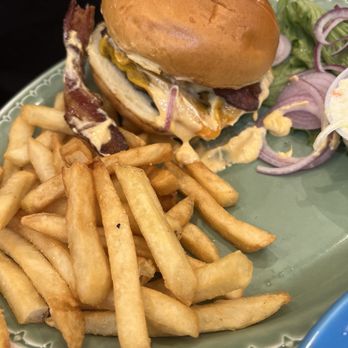 Yankee Clipper Diner - Chipotle Burger - American Near Me - Beacon, New York Yankee Clipper Diner - Chipotle Burger - American Near Me - Beacon, New York