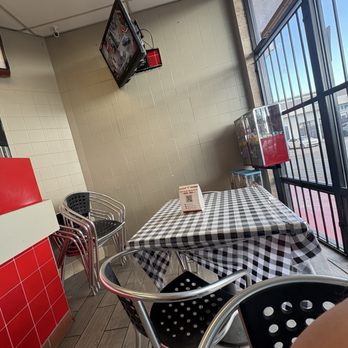 7th Street Pizza - Pizza Near Me - Victorville, California