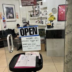 Their waiting list at entry :)